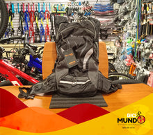 Cargar imagen en el visor de la galería, Mochila West Biking Grande
